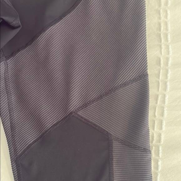 Champion Black and Gray Athletic Capri Leggings XL - Picture 6 of 10